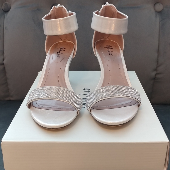 Style & Co Ivory Dress Heels Size 5 - Picture 2 of 3